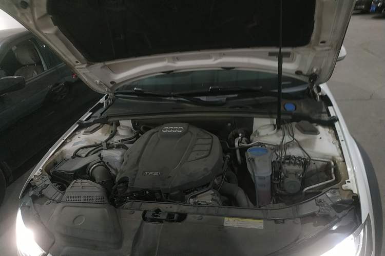 Used Audi A4 2014 40 TFSI allroad quattro plus version Engine Bay
