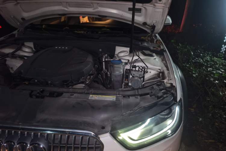 Used Audi A4 2014 40 TFSI allroad quattro plus version Engine Bay Left