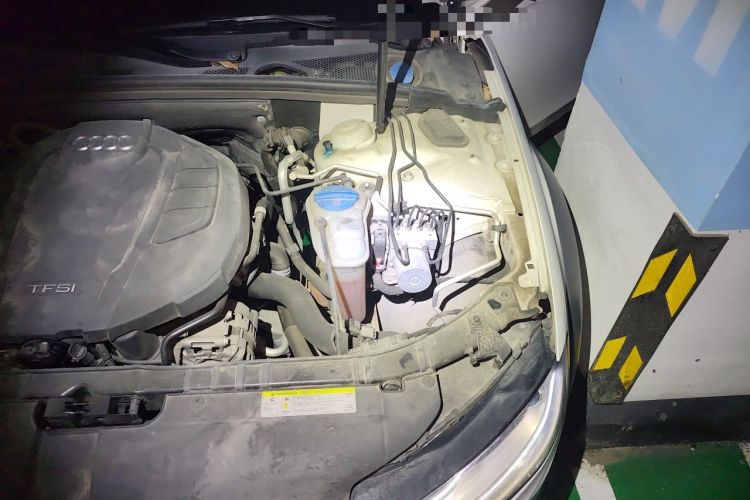 Used Audi A4 2014 40 TFSI allroad quattro plus version Engine Bay Left