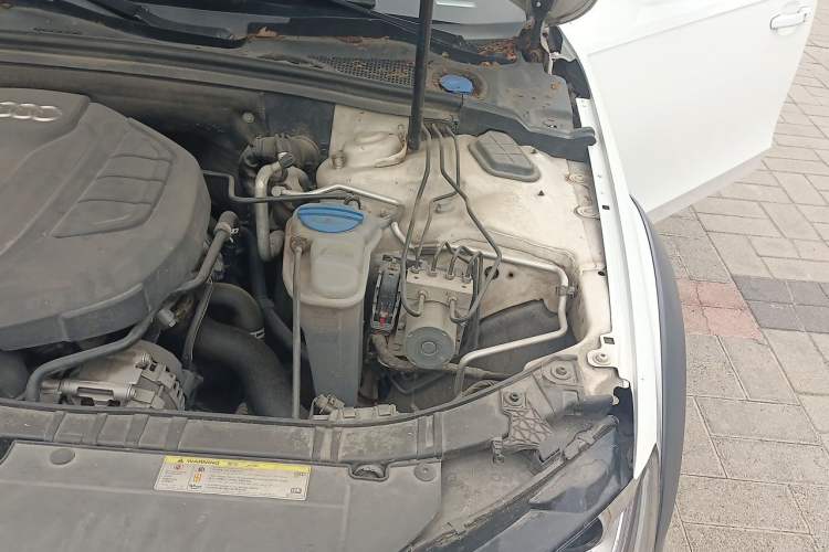 Used Audi A4 2014 40 TFSI allroad quattro plus version Engine Bay Left