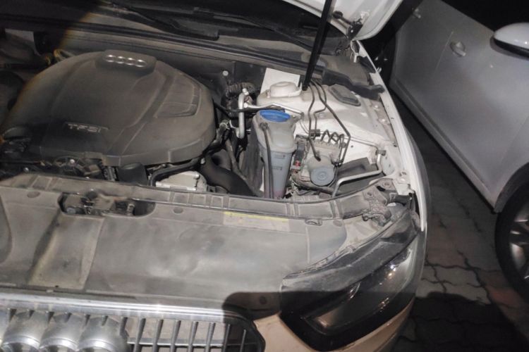 Used Audi A4 2014 40 TFSI allroad quattro plus version Engine Bay Left