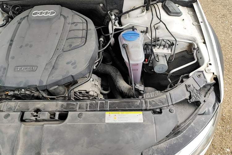 Used Audi A4 2014 40 TFSI allroad quattro plus version Engine Bay Left