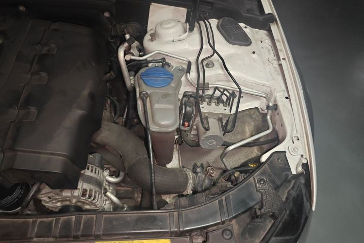 Used Audi A4 2014 40 TFSI allroad quattro Engine Bay Left
