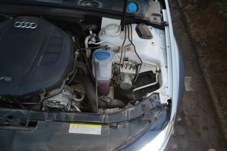 Used Audi A4 2014 40 TFSI allroad quattro plus version Engine Bay Left