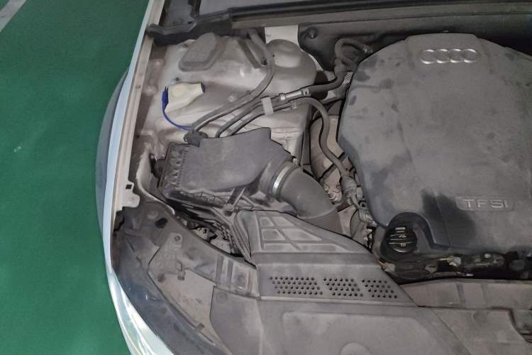 Used Audi A4 2014 40 TFSI allroad quattro plus version Engine Bay Right