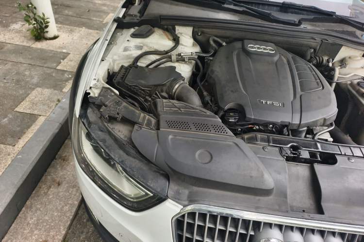 Used Audi A4 2014 40 TFSI allroad quattro plus version Engine Bay Right