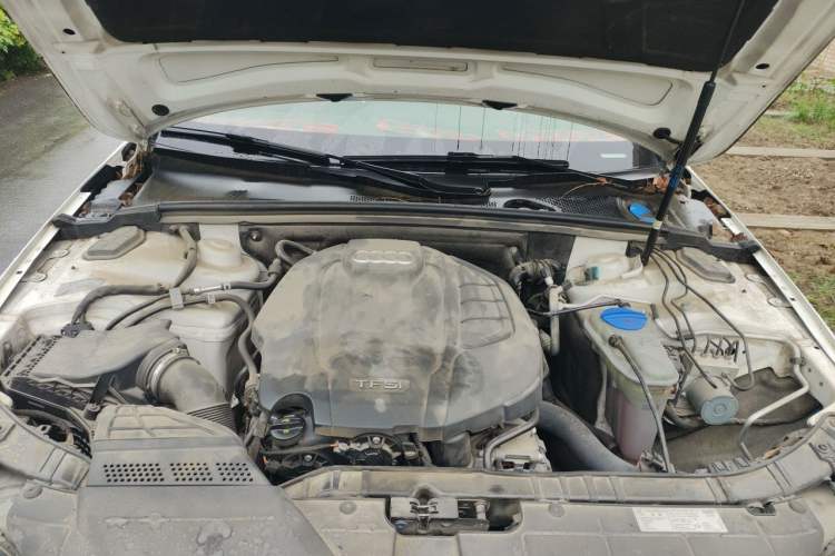 Used Audi A4 2014 40 TFSI allroad quattro plus version Engine Bay