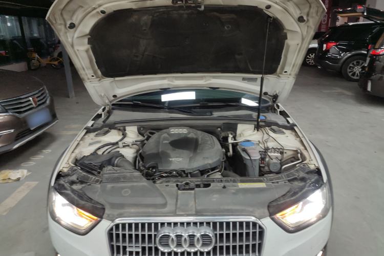 Used Audi A4 2014 40 TFSI allroad quattro plus version Engine Bay