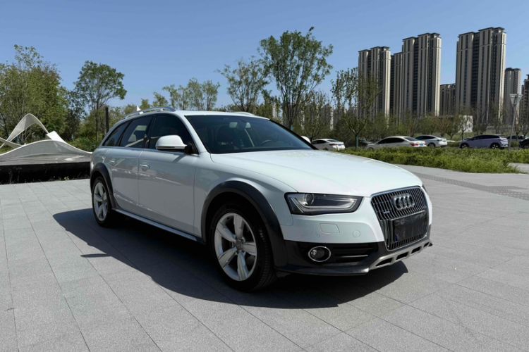 Used Audi A4 2014 40 TFSI allroad quattro plus version Exterior 2