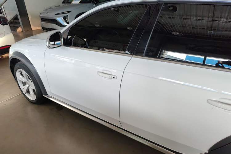 Used Audi A4 2014 40 TFSI allroad quattro plus version Exterior 3
