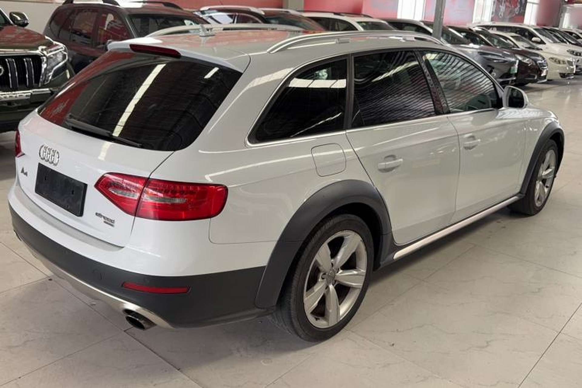 Used Audi A4 2014 40 TFSI allroad quattro plus version Exterior 4
