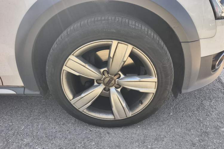 Used Audi A4 2014 40 TFSI allroad quattro plus version Exterior 7
