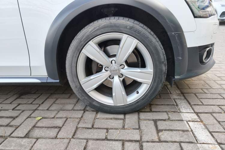 Used Audi A4 2014 40 TFSI allroad quattro plus version Exterior 7