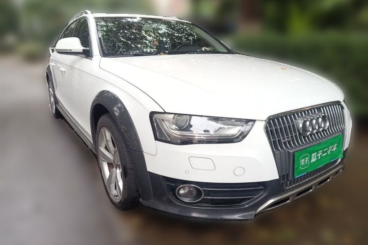 Used Audi A4 2014 40 TFSI allroad quattro plus version Front Right 45 Deg