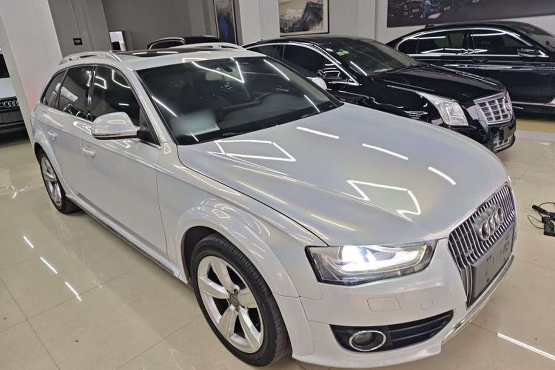 Used Audi A4 2014 40 TFSI allroad quattro plus version Front Right 45 Deg