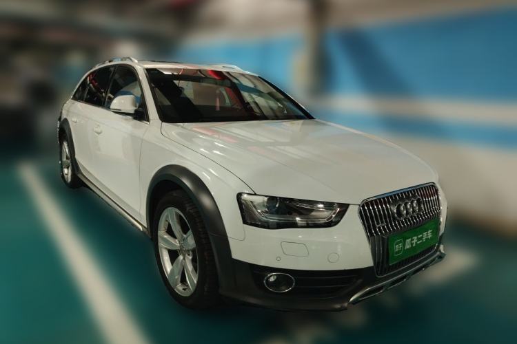 Used Audi A4 2014 40 TFSI allroad quattro plus version Front Right 45 Deg