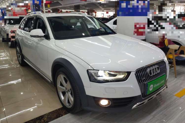 Used Audi A4 2014 40 TFSI allroad quattro plus version Front Right 45 Deg