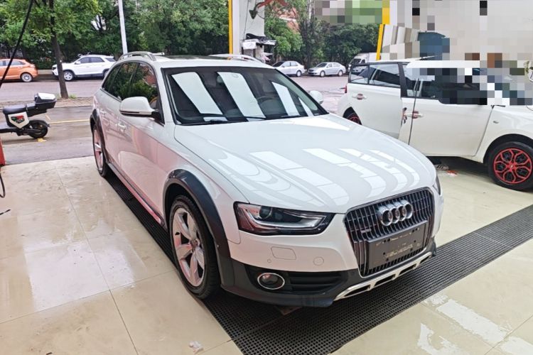 Used Audi A4 2014 40 TFSI allroad quattro plus version Front Right 45 Deg