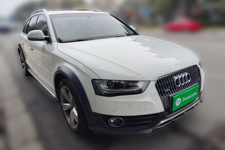 Used Audi A4 2014 40 TFSI allroad quattro plus version Front Right 45 Deg