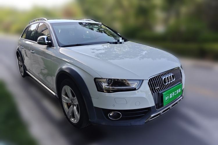 Used Audi A4 2014 40 TFSI allroad quattro plus version Front Right 45 Deg