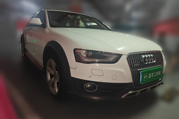 Used Audi A4 2014 40 TFSI allroad quattro Front Right 45 Deg