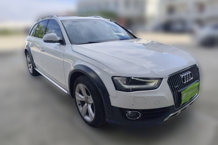 Used Audi A4 2014 40 TFSI allroad quattro plus version Front Right 45 Deg