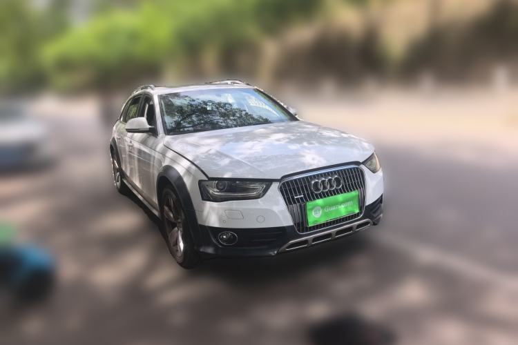 Used Audi A4 2014 40 TFSI allroad quattro plus version Front Right 45 Deg