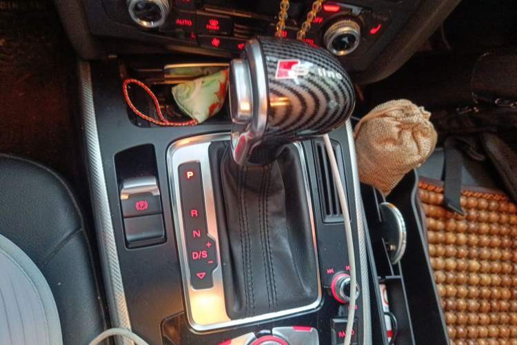 Used Audi A4 2014 40 TFSI allroad quattro plus version Gear Lever