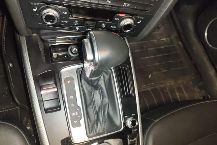 Used Audi A4 2014 40 TFSI allroad quattro plus version Gear Lever