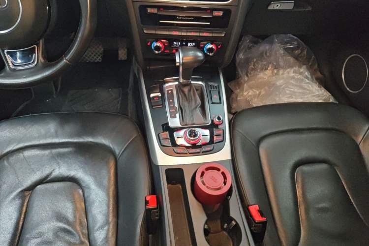 Used Audi A4 2014 40 TFSI allroad quattro plus version Gear Lever