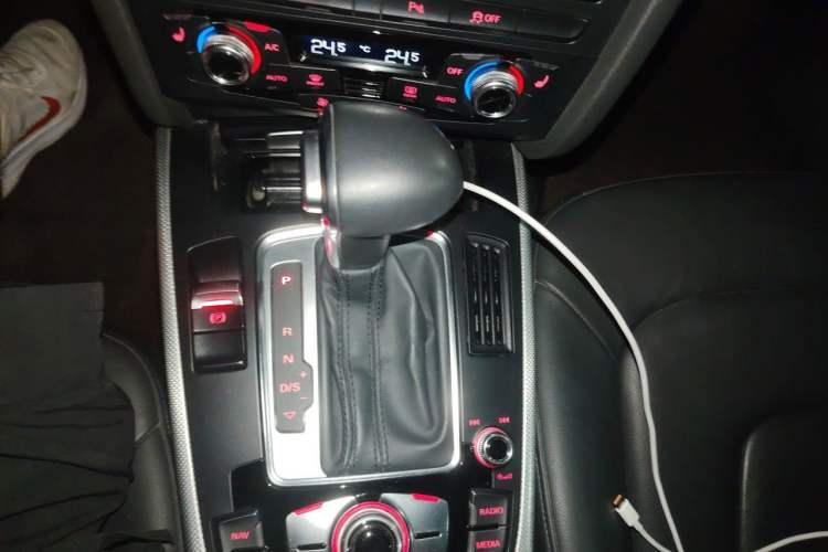 Used Audi A4 2014 40 TFSI allroad quattro plus version Gear Lever