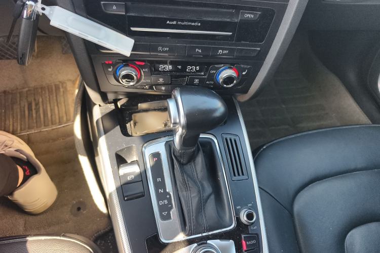 Used Audi A4 2014 40 TFSI allroad quattro plus version Gear Lever