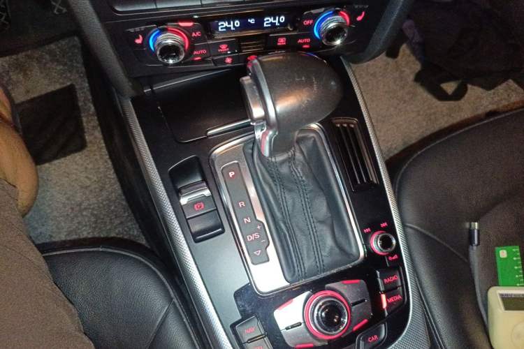 Used Audi A4 2014 40 TFSI allroad quattro plus version Gear Lever
