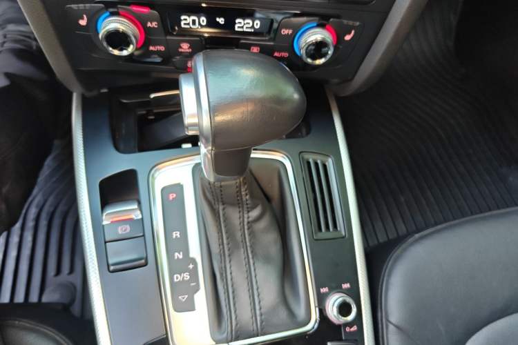 Used Audi A4 2014 40 TFSI allroad quattro plus version Gear Lever