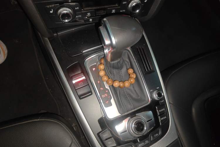 Used Audi A4 2014 40 TFSI allroad quattro plus version Gear Lever