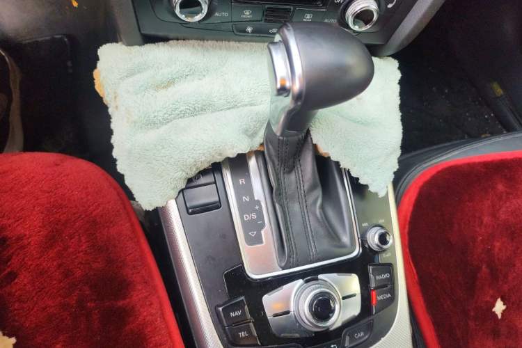 Used Audi A4 2014 40 TFSI allroad quattro plus version Gear Lever