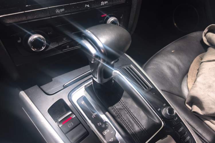 Used Audi A4 2014 40 TFSI allroad quattro plus version Gear Lever
