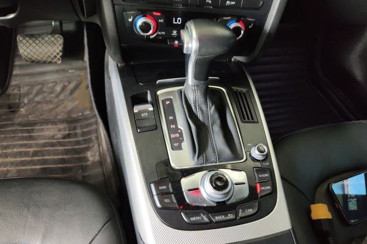 Used Audi A4 2014 40 TFSI allroad quattro plus version Gear Lever