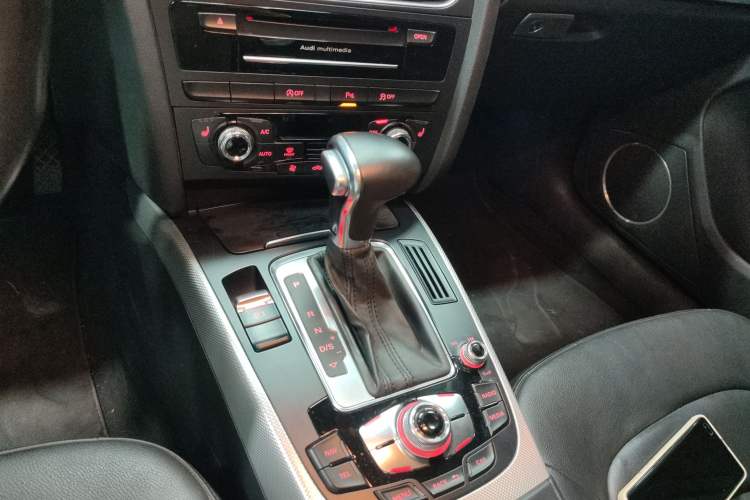 Used Audi A4 2014 40 TFSI allroad quattro plus version Gear Lever