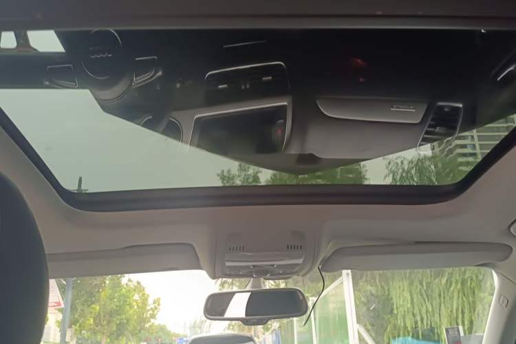 Used Audi A4 2014 40 TFSI allroad quattro plus version Headliner