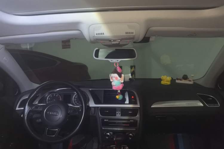 Used Audi A4 2014 40 TFSI allroad quattro plus version Headliner