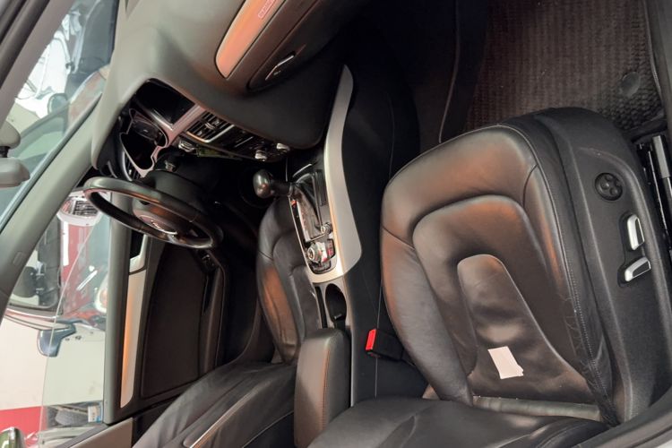 Used Audi A4 2014 40 TFSI allroad quattro plus version Interior 1