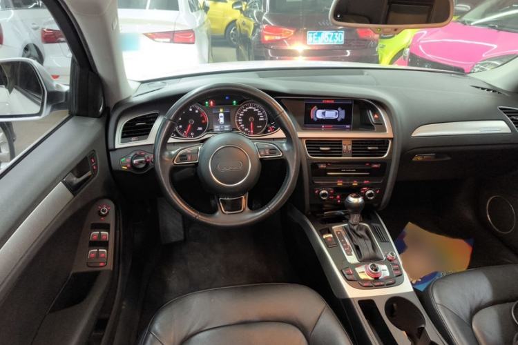 Used Audi A4 2014 40 TFSI allroad quattro plus version Interior 1