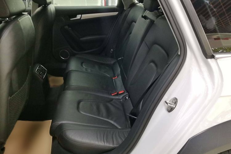 Used Audi A4 2014 40 TFSI allroad quattro plus version Interior 1