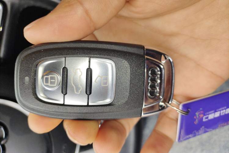 Used Audi A4 2014 40 TFSI allroad quattro plus version Interior 1