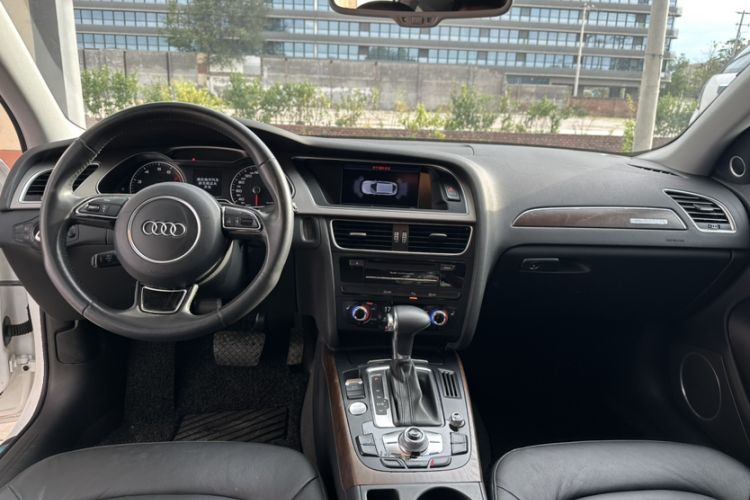 Used Audi A4 2014 40 TFSI allroad quattro plus version Interior 1