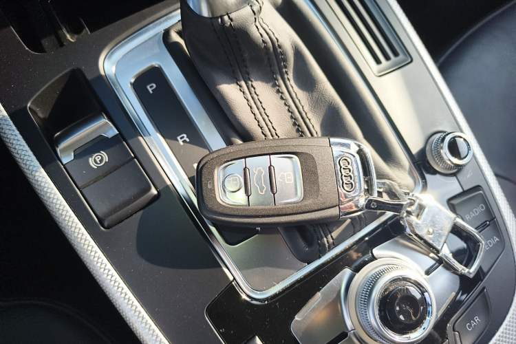 Used Audi A4 2014 40 TFSI allroad quattro plus version Interior 1