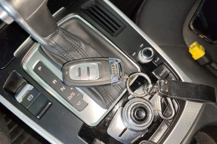 Used Audi A4 2014 40 TFSI allroad quattro plus version Interior 1