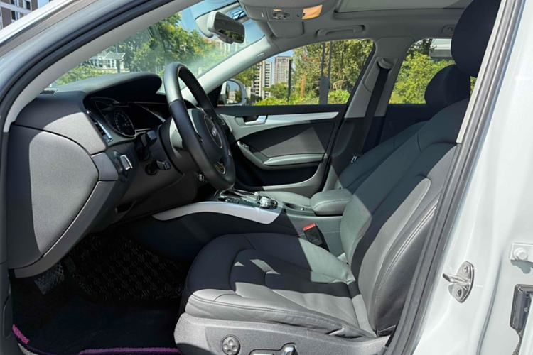 Used Audi A4 2014 40 TFSI allroad quattro plus version Interior 2