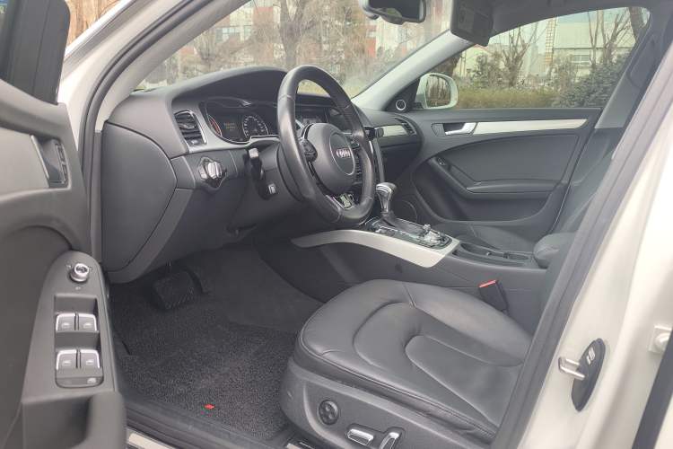 Used Audi A4 2014 40 TFSI allroad quattro plus version Interior 3